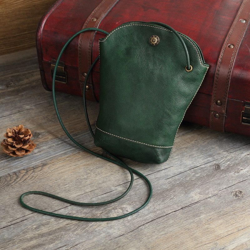 

Женская сумка кожаная oGoBag B-L86-10 Зеленый (B-L86-10-GR)