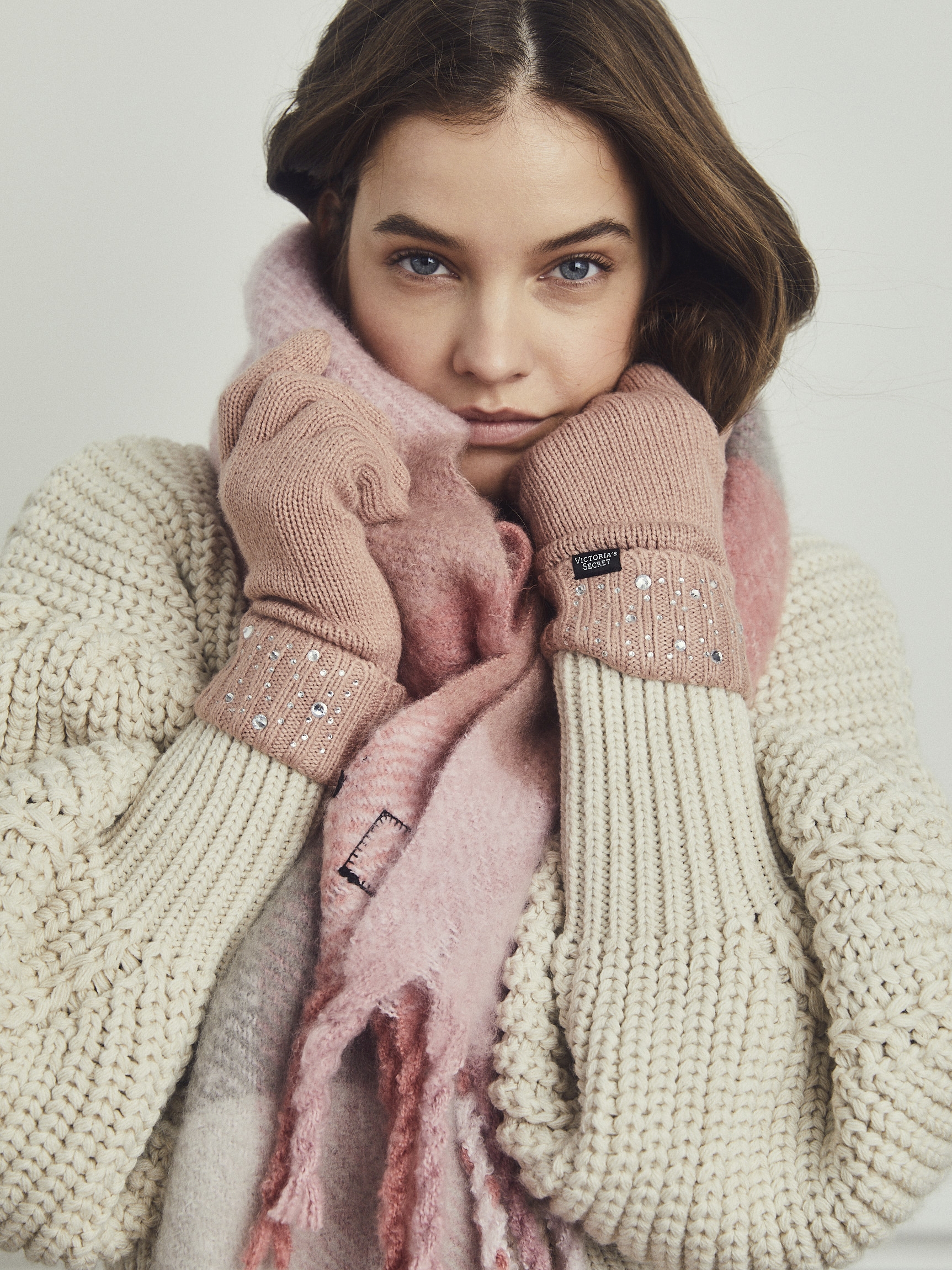 

Комплект (шарф + перчатки) Victoria's Secret 79164183 Розовый