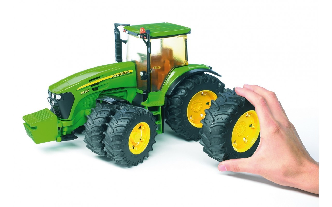 

Игрушка трактор John Deere