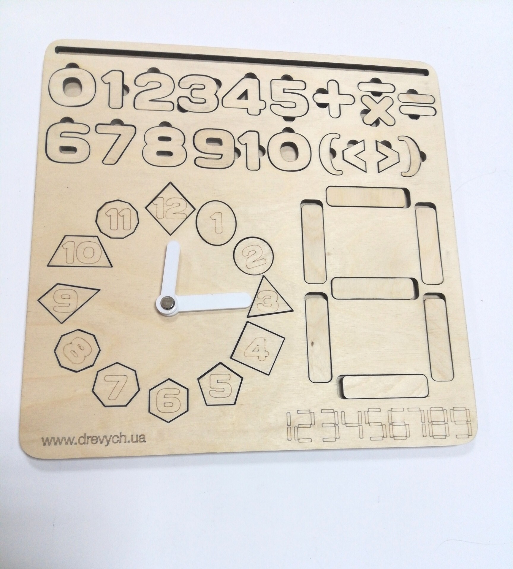 

Бізіборд Drevych Математик 32x22x1см (0300045)