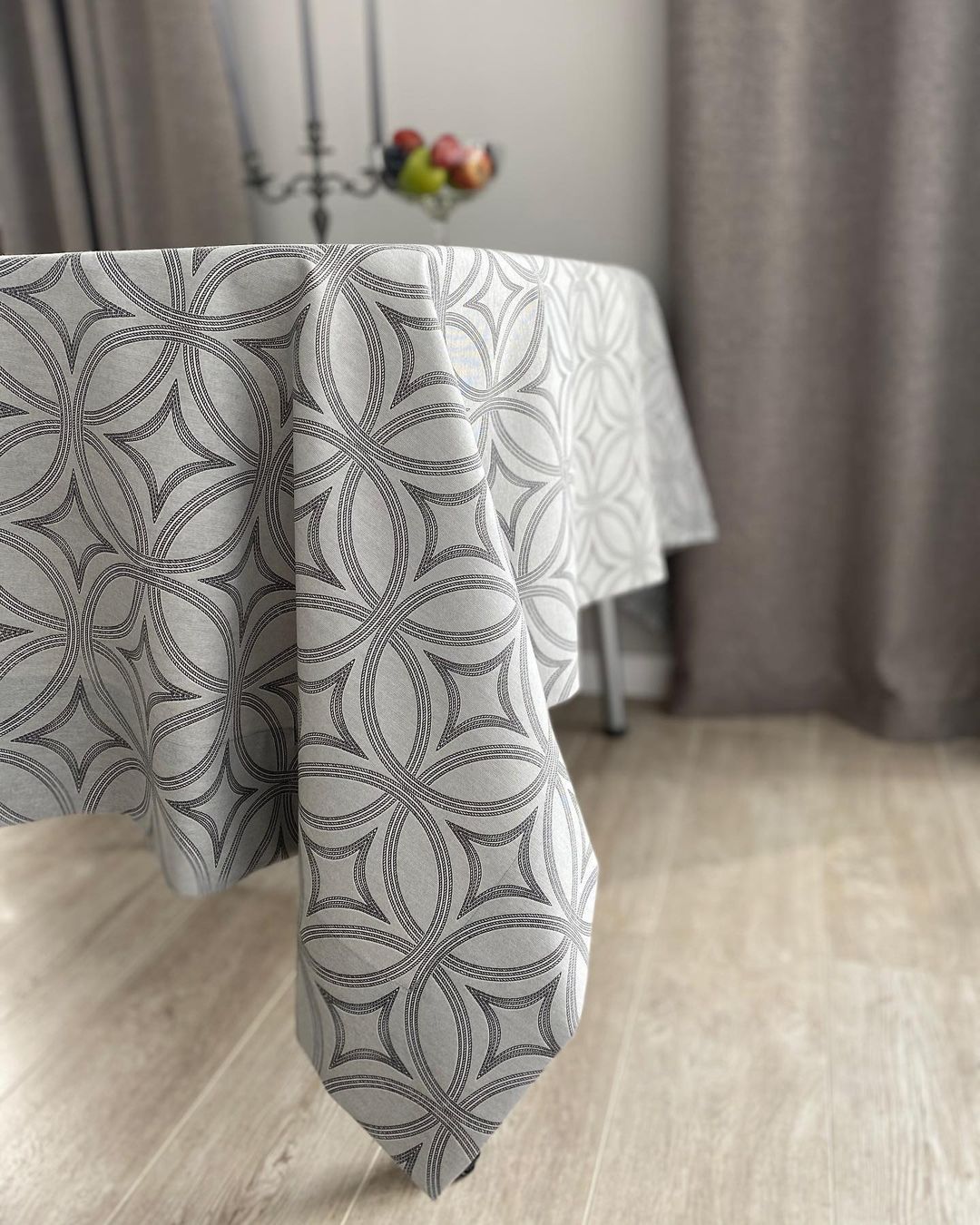 

Тефлоновая Скатерть Tablecloth Абстракция Серая 110*150 см