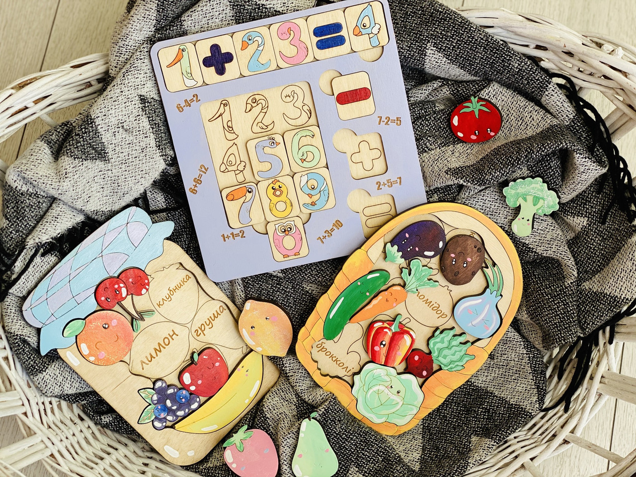 

Бизи борд - развивающая доска - сортер INTELLECT WOOD "Фрукты, овощи, цифры" 3ед (набор)