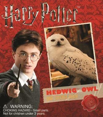 

Игрушка,Книга с наклейками Harry Potter Hedwig Owl Kit and Sticker Book ISBN 9780762440627