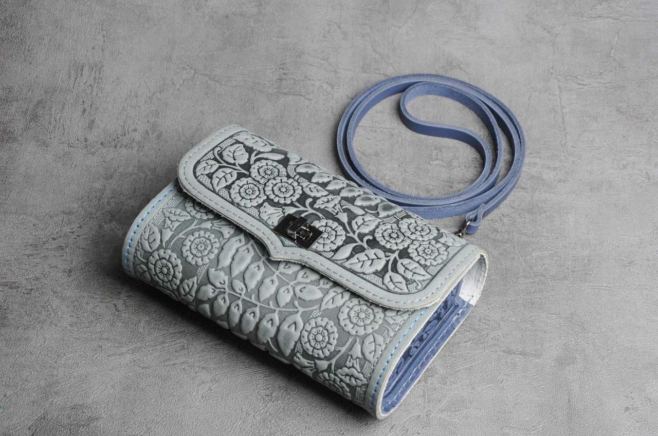 

Женская кожаная сумочка-клатч тиснение Boxwell ld-61 gray/blue на плечо, на пояс
