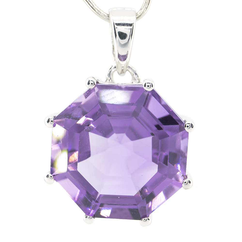 

Серебряная подвеска 925пр 4,33г с бразил. аметистом 10,28к #204897.