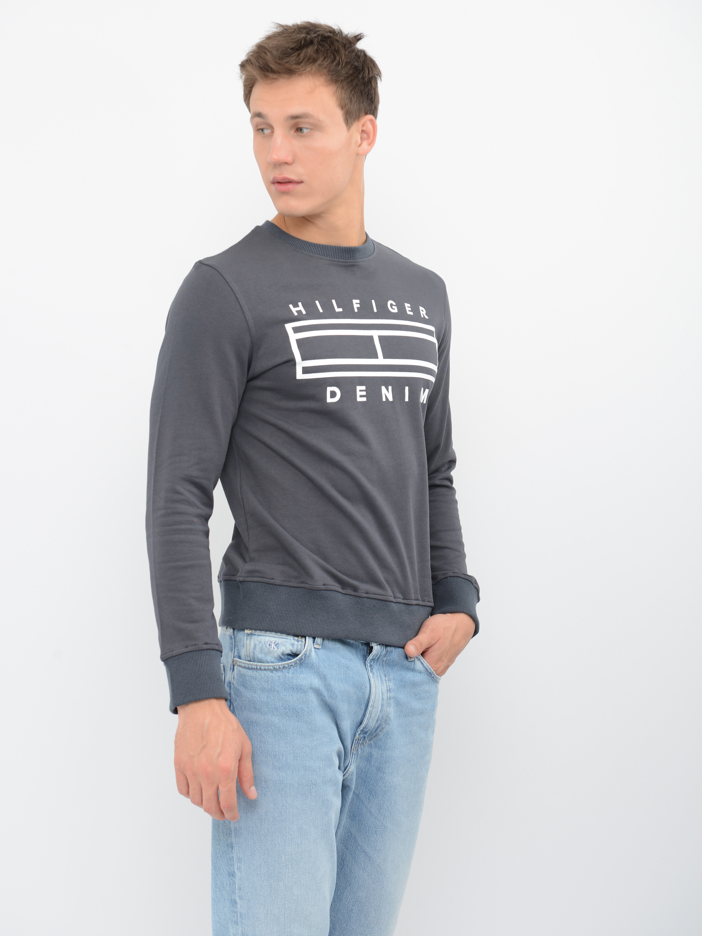 

Свитшот Tommy Hilfiger 9286.4 M (46) Серый