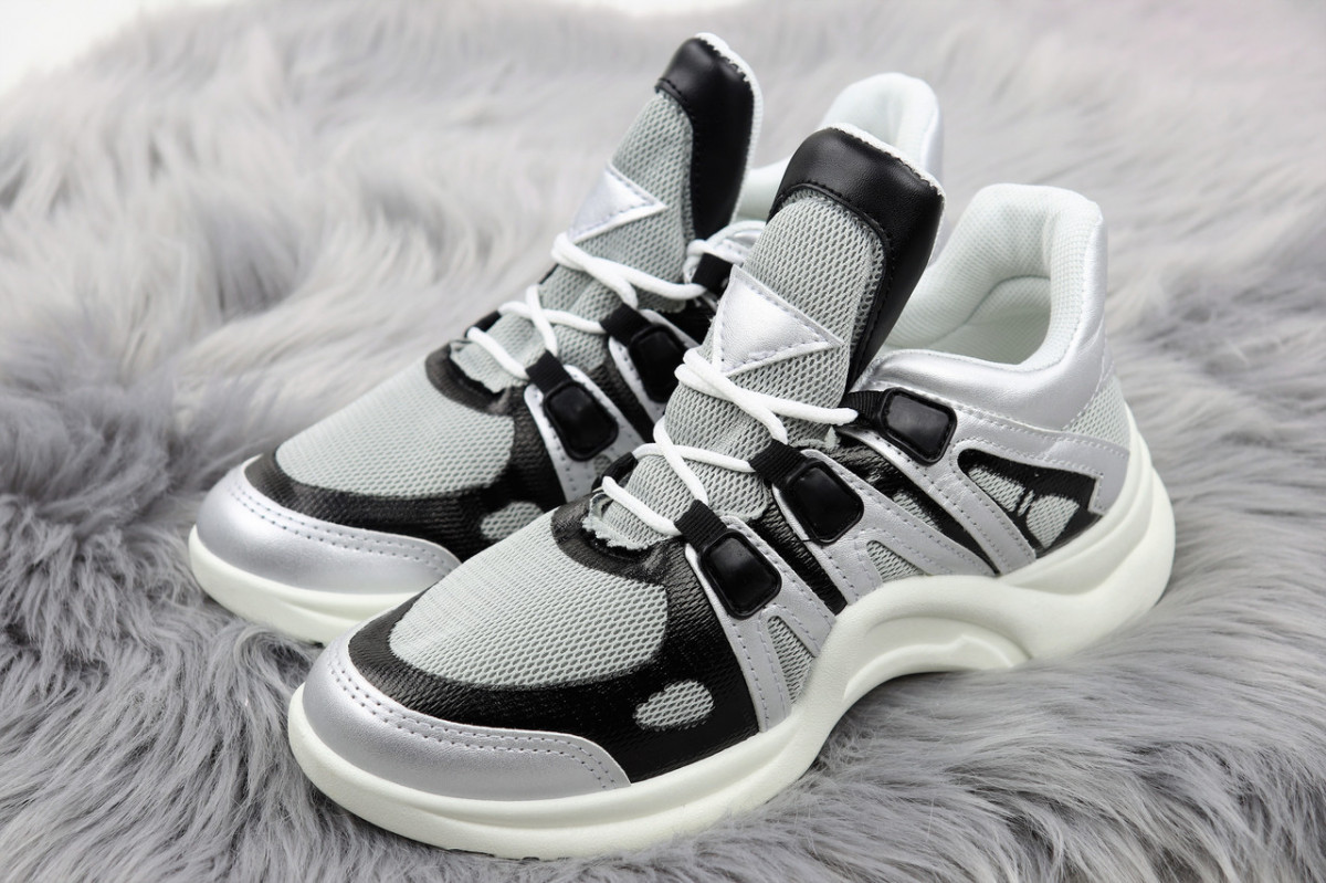 

Кроссовки женские Shoes Viva серебристые 1156 40 р