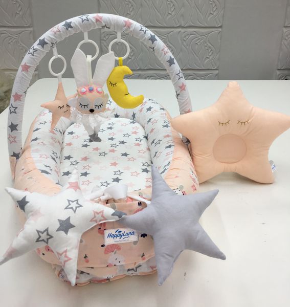 

Кокон гнездышко для новорожденных Happy Luna Зайчик с держателем для игрушек и ортопедической подушкой 0133