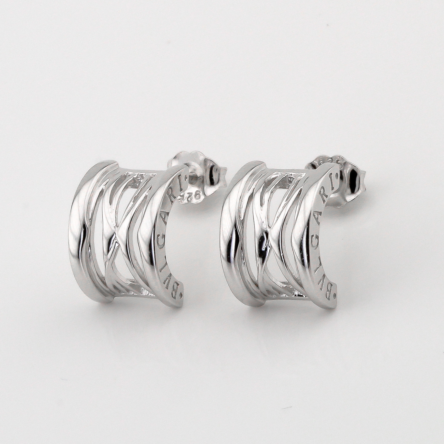 

Серебряные пусеты C121293 Диамант