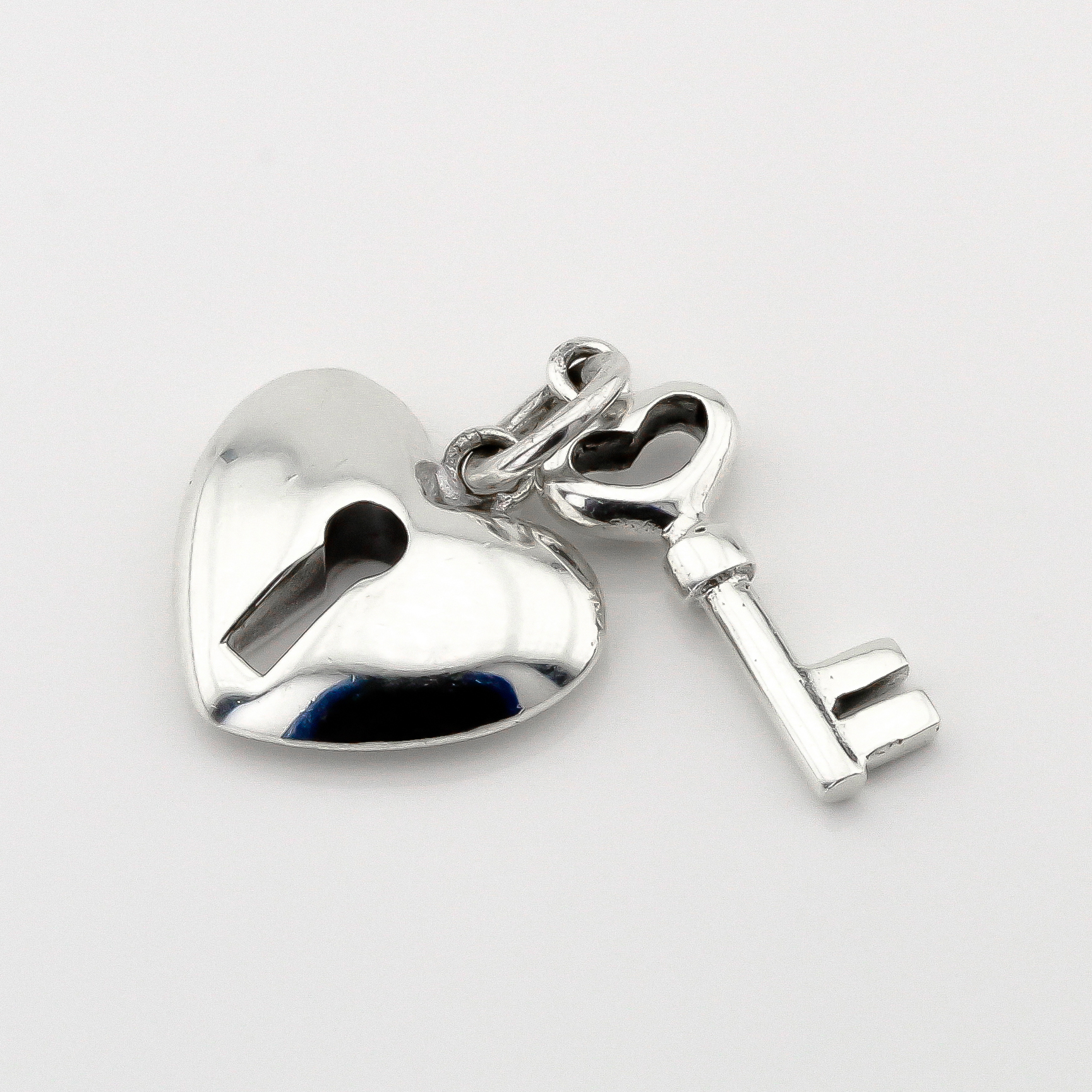 

Серебряная подвеска Ключик и Сердце P13726 Диамант