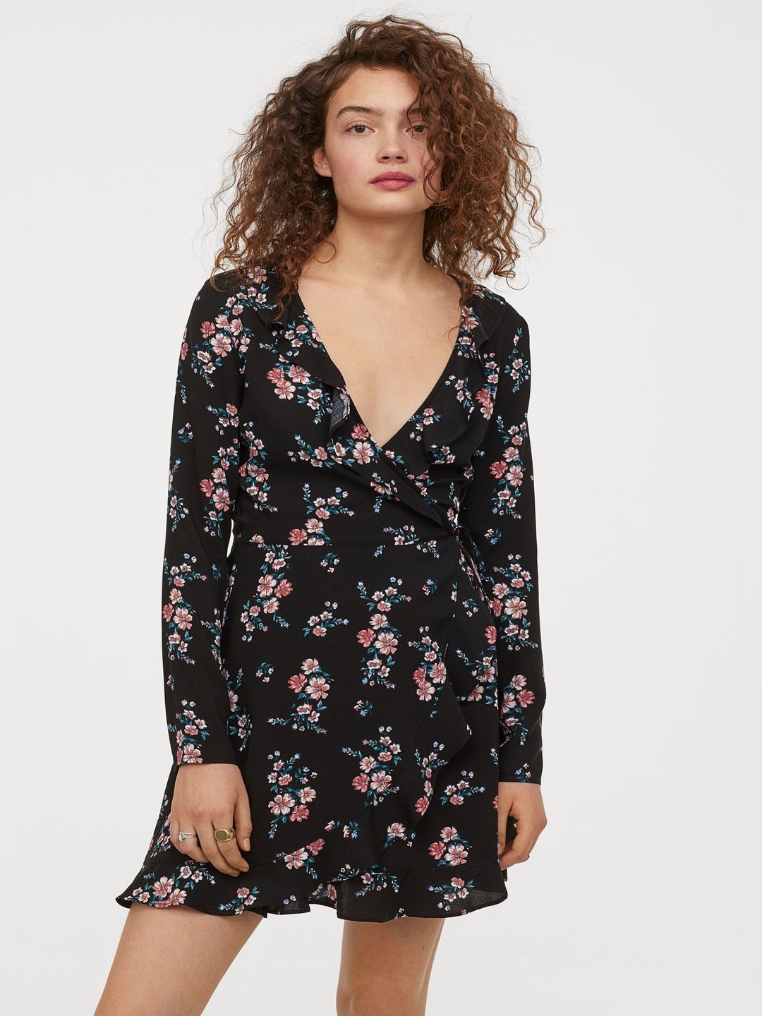 

Платье H&M 0714718_ч.цветы  Черное, Платье H&M 0714718_ч.цветы 38 Черное