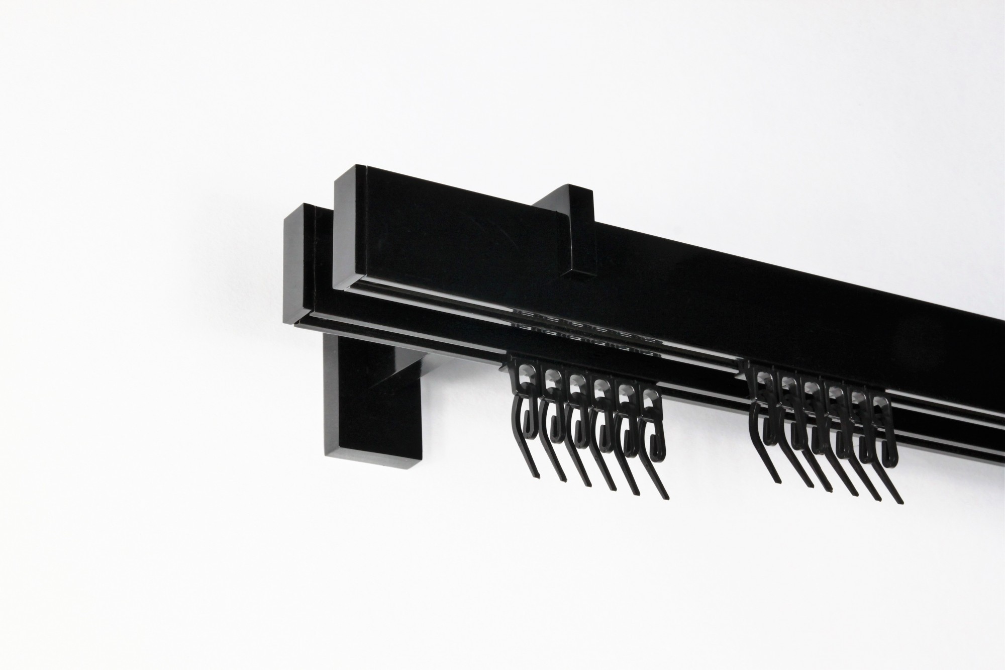 

Карниз настінний 2-рядний Homs Decor Скарлайн 280 см Чорний Мат. Кронштейн 13 см. Насадка - заглушка