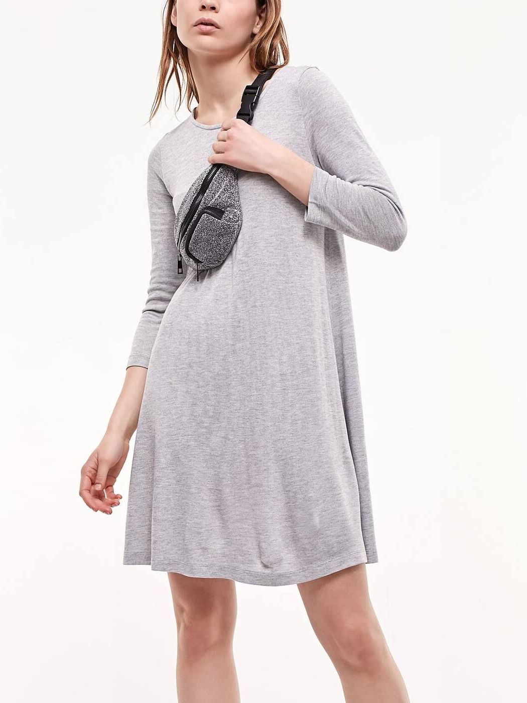 

Платье Stradivarius 02362220210 S Серое