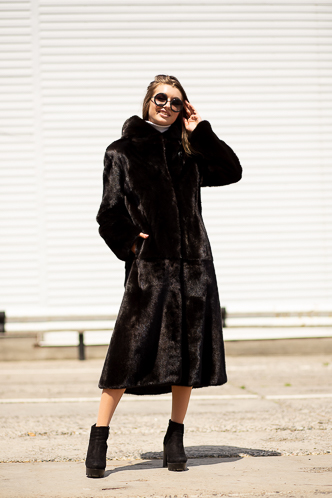

Длинная шубка TORNADO FUR из меха норки XL Черная