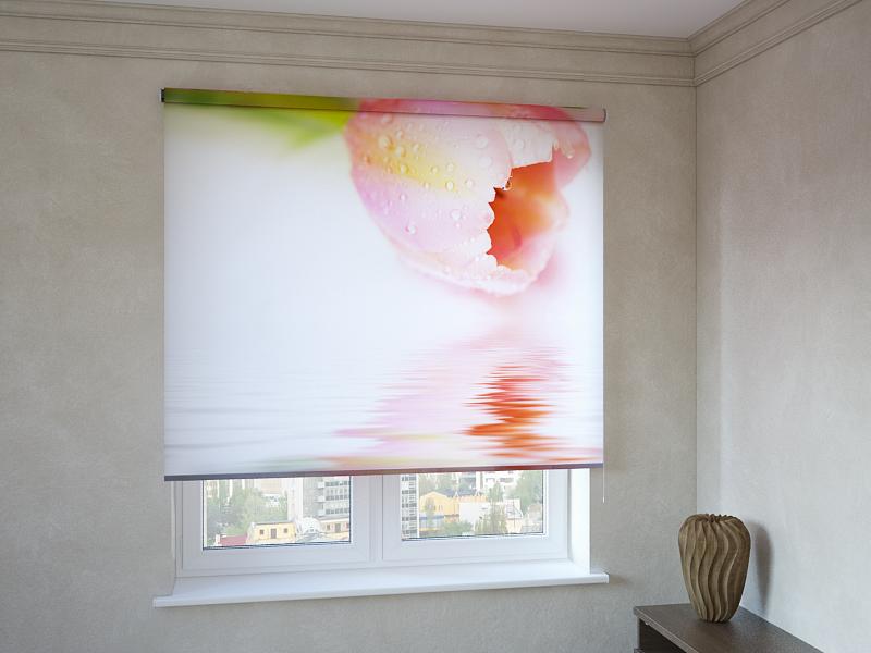 

Рулонные фотошторы Print-Market с фотопечатью тюльпан над водой (3504)