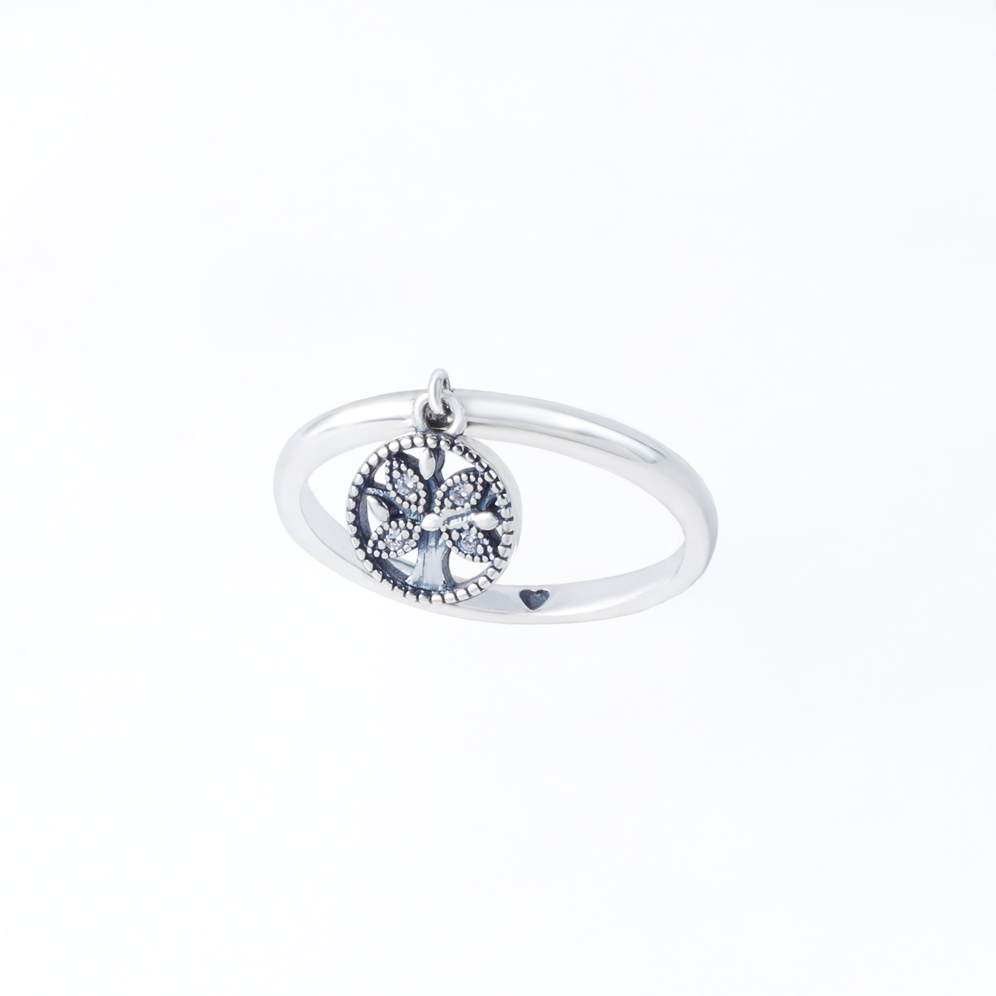 

Каблучка TOP Silver размер 18,5 2,55 г 510293б