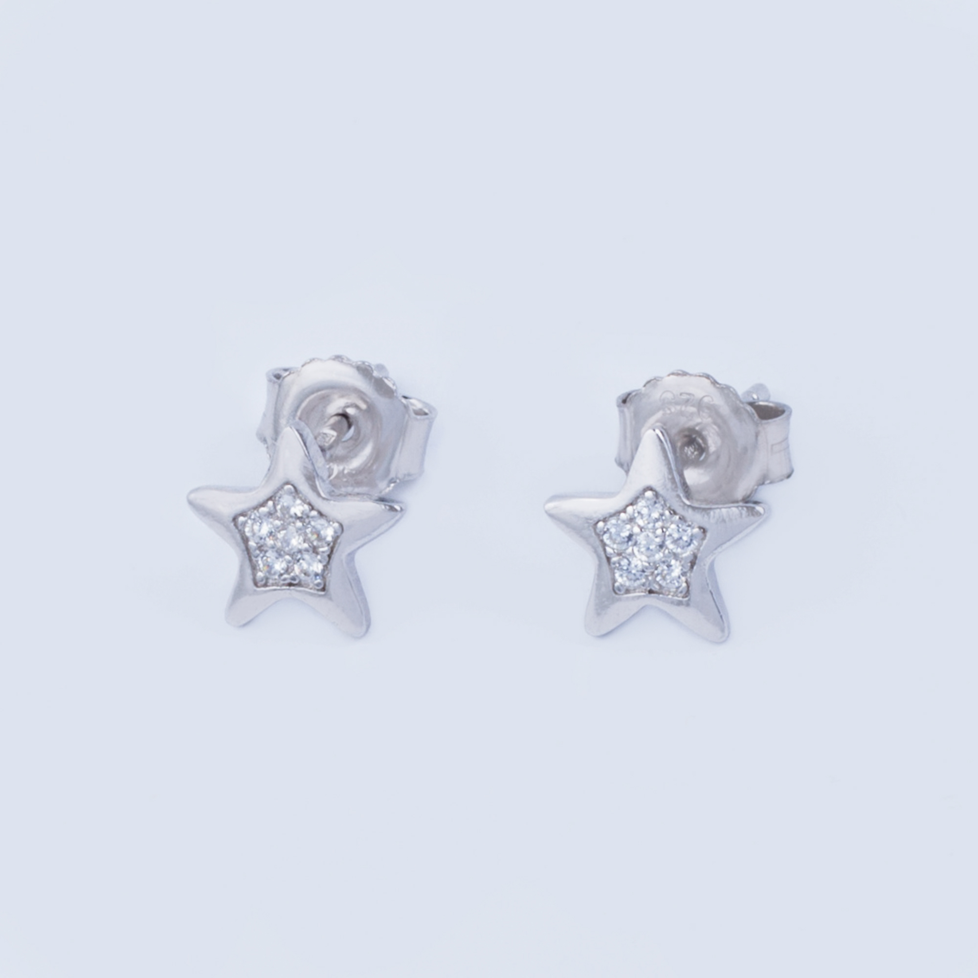 

Сережки TOP Silver 1,24 г 520062б