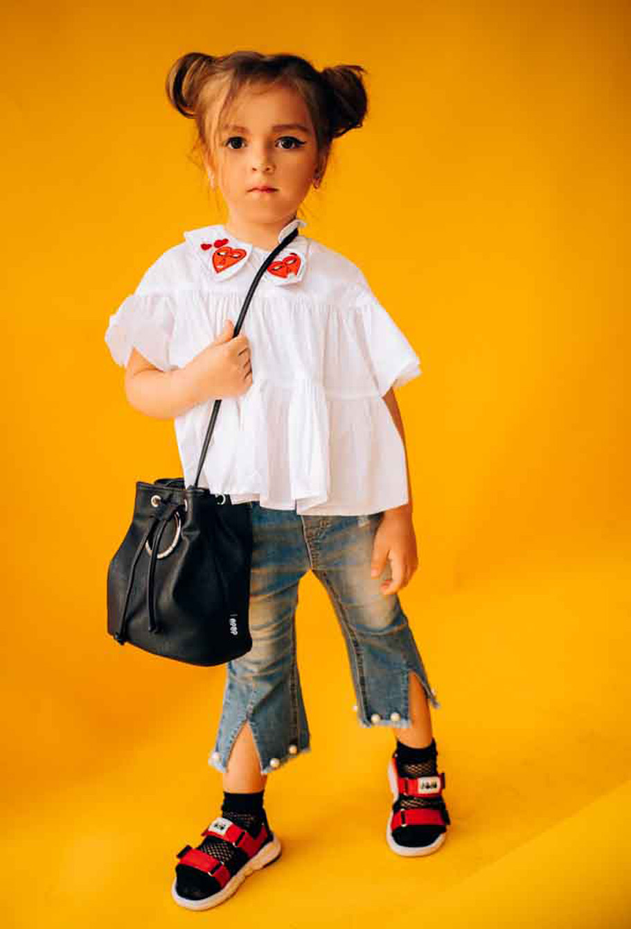 

Джинсы клеш с жемчугом внизу JO JO голубой рост 150 (222272)