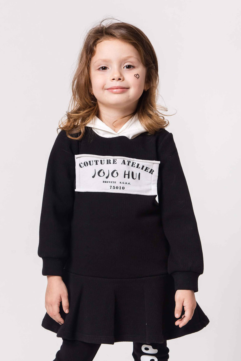 

Платье теплое с капюшоном и нашивкой на груди JO JO черный/белый рост 100-110