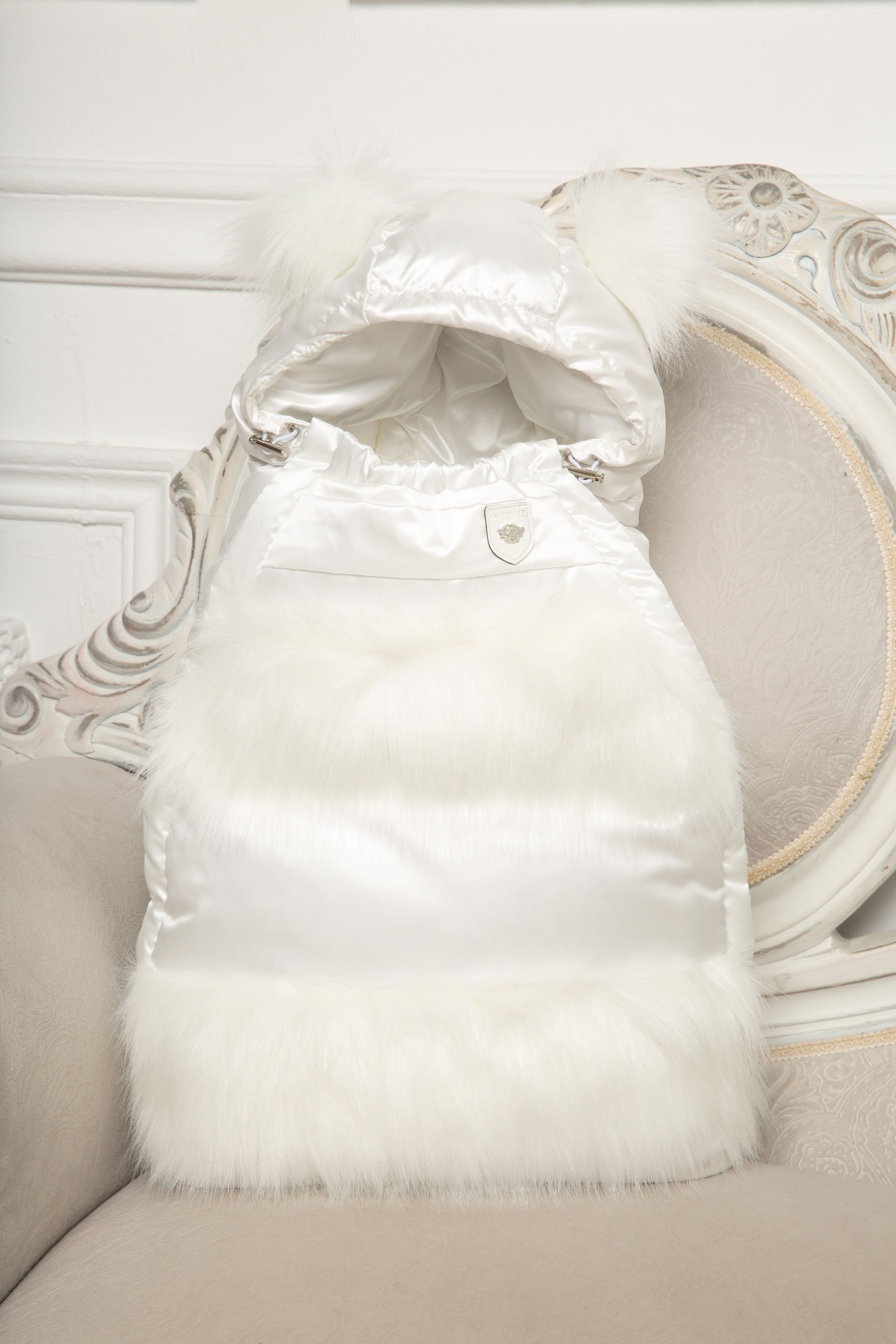

Конверт Choupette пуховый с меховым декором пломбир (429-1-20)