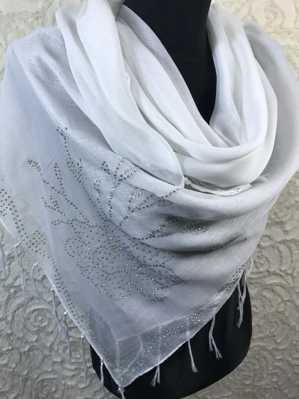 

Платок ASHMA 110х110 см большой белый хлопковый со стразами и бахромой