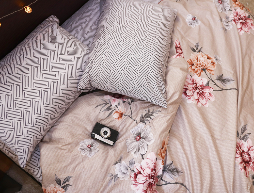 

Двуспальный набор постельного белья 180*220 из Сатина №015AB Черешенка