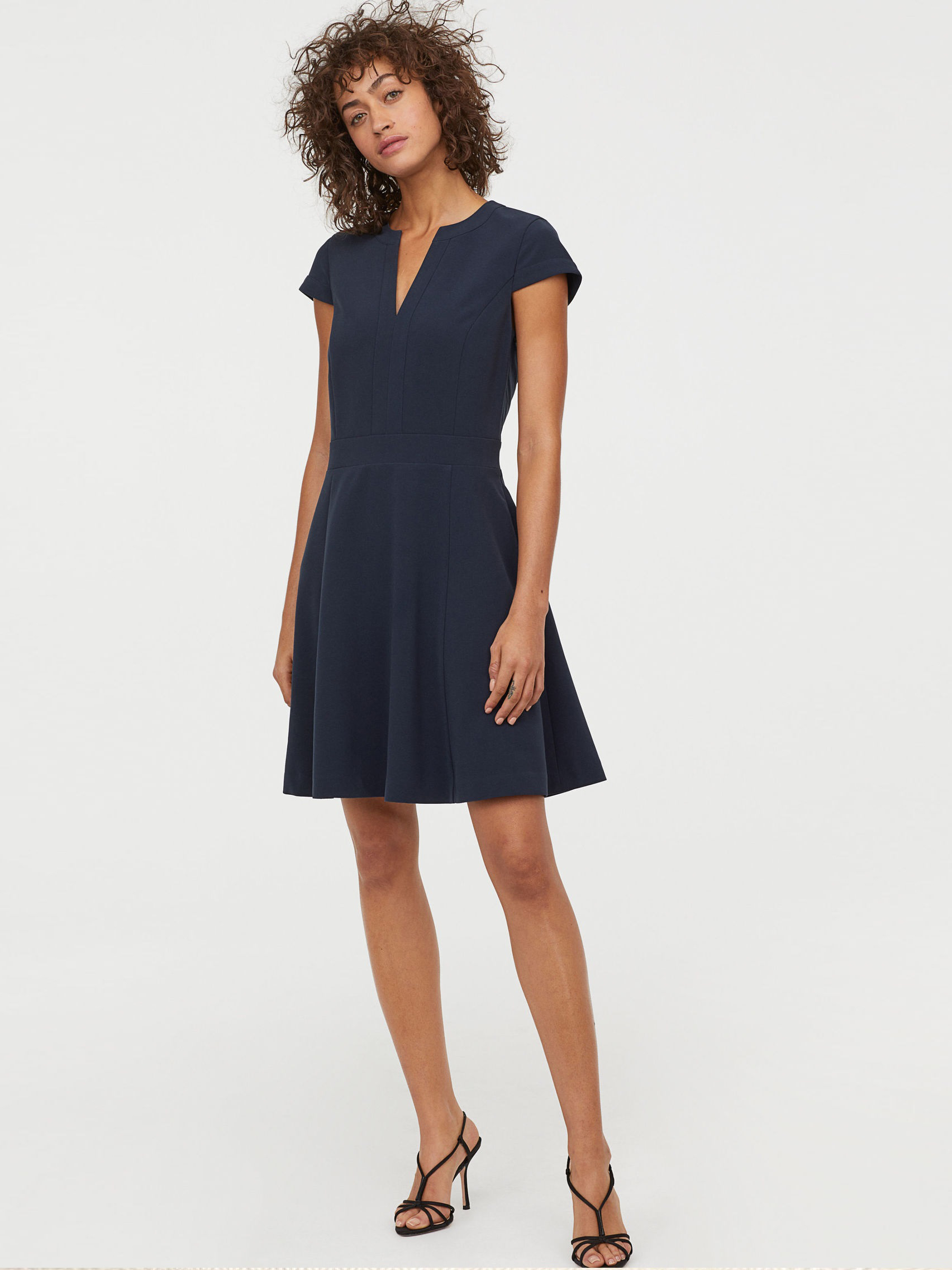 

Платье H&M 0706365-9  Темно-синее, Платье H&M 0706365-9 46 Темно-синее
