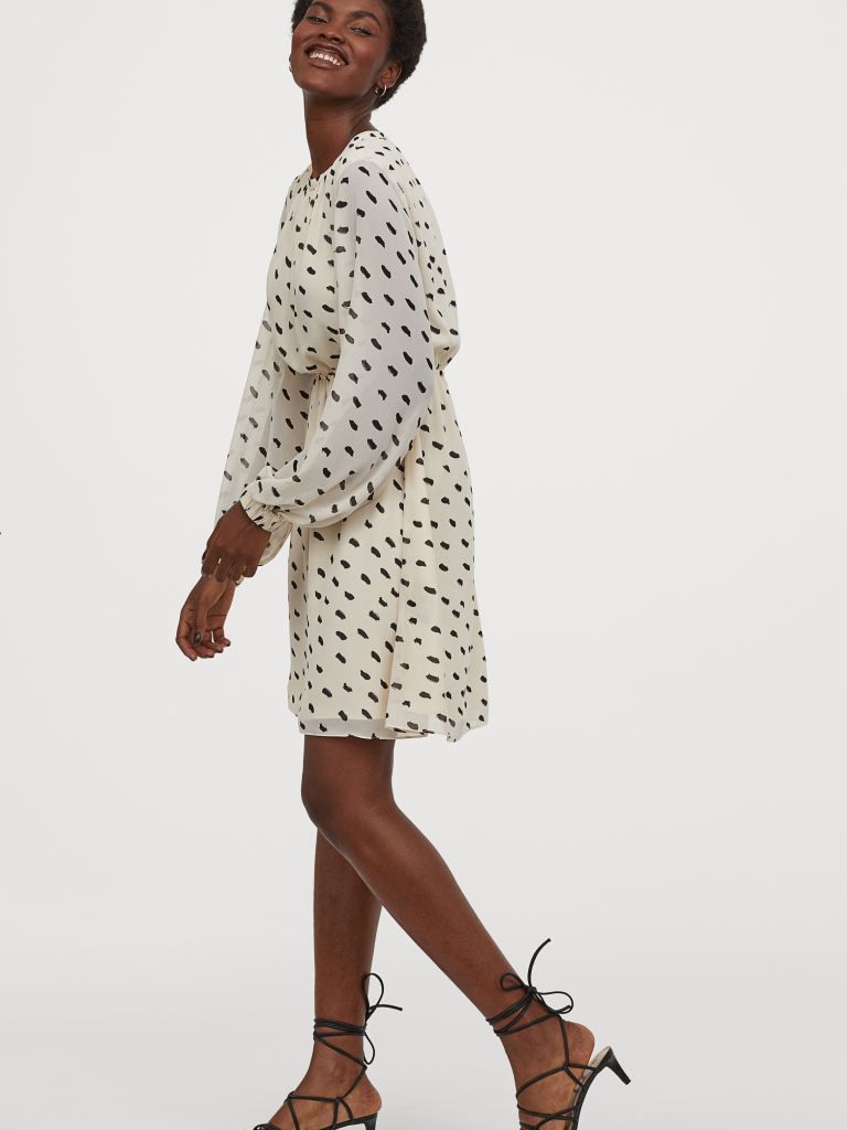 

Платье H&M 0853839-1 40 Молочное