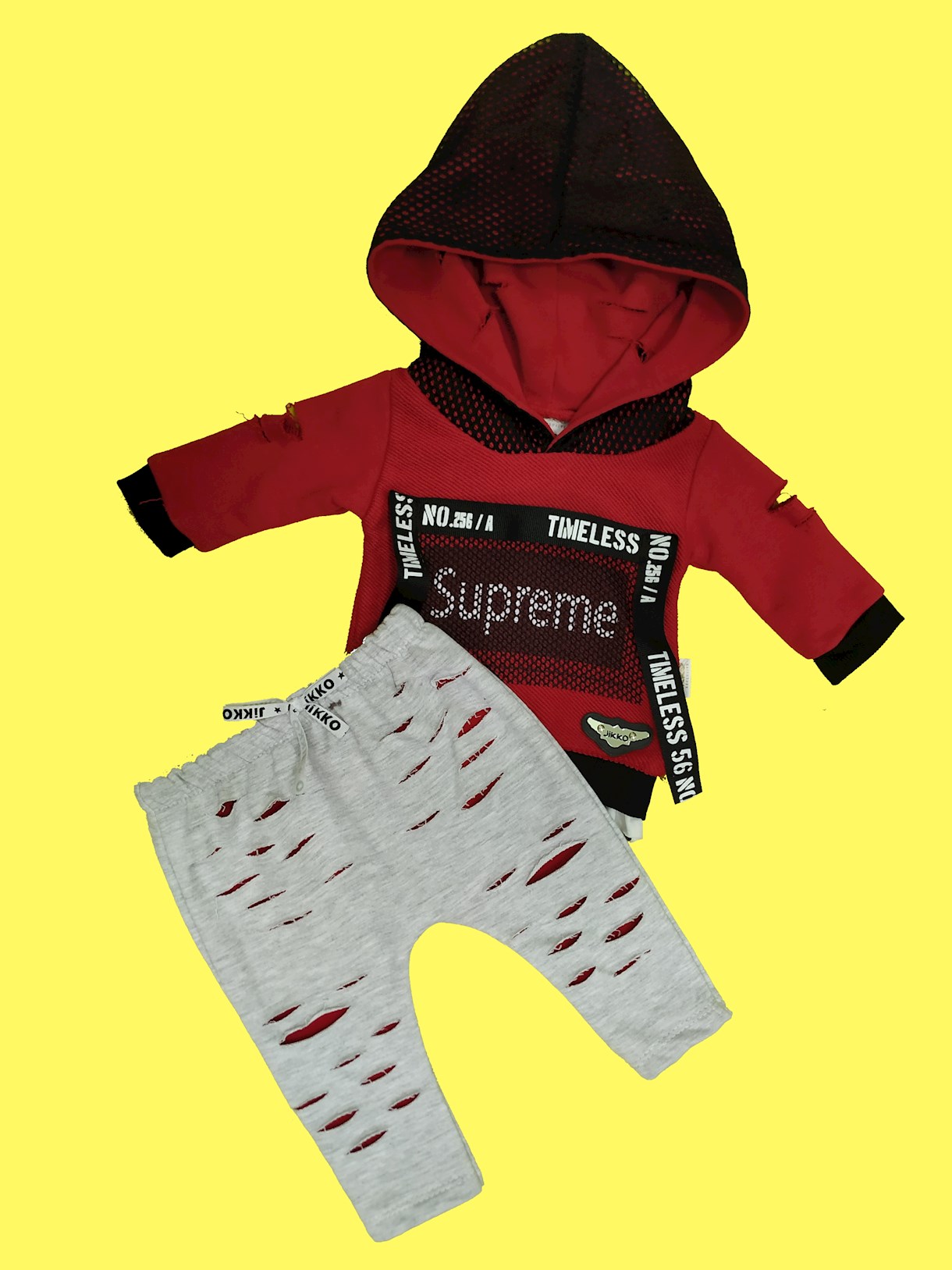 

Костюм Supreme с капюшоном Jikko baby Возраст: 3-6 Размер: 22 Рост: 68 см
