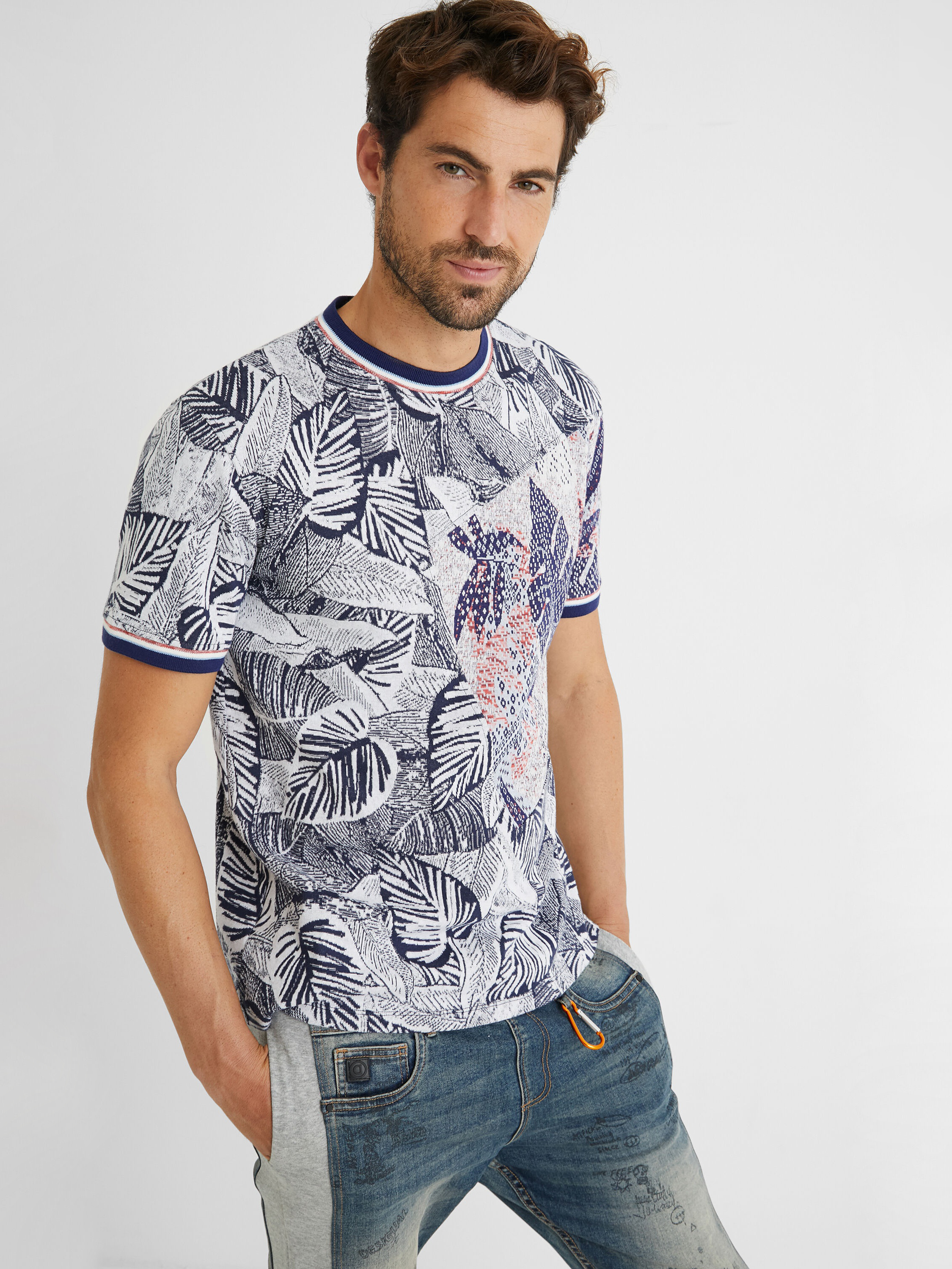 

Футболка Desigual 21SMTK08-5000 S