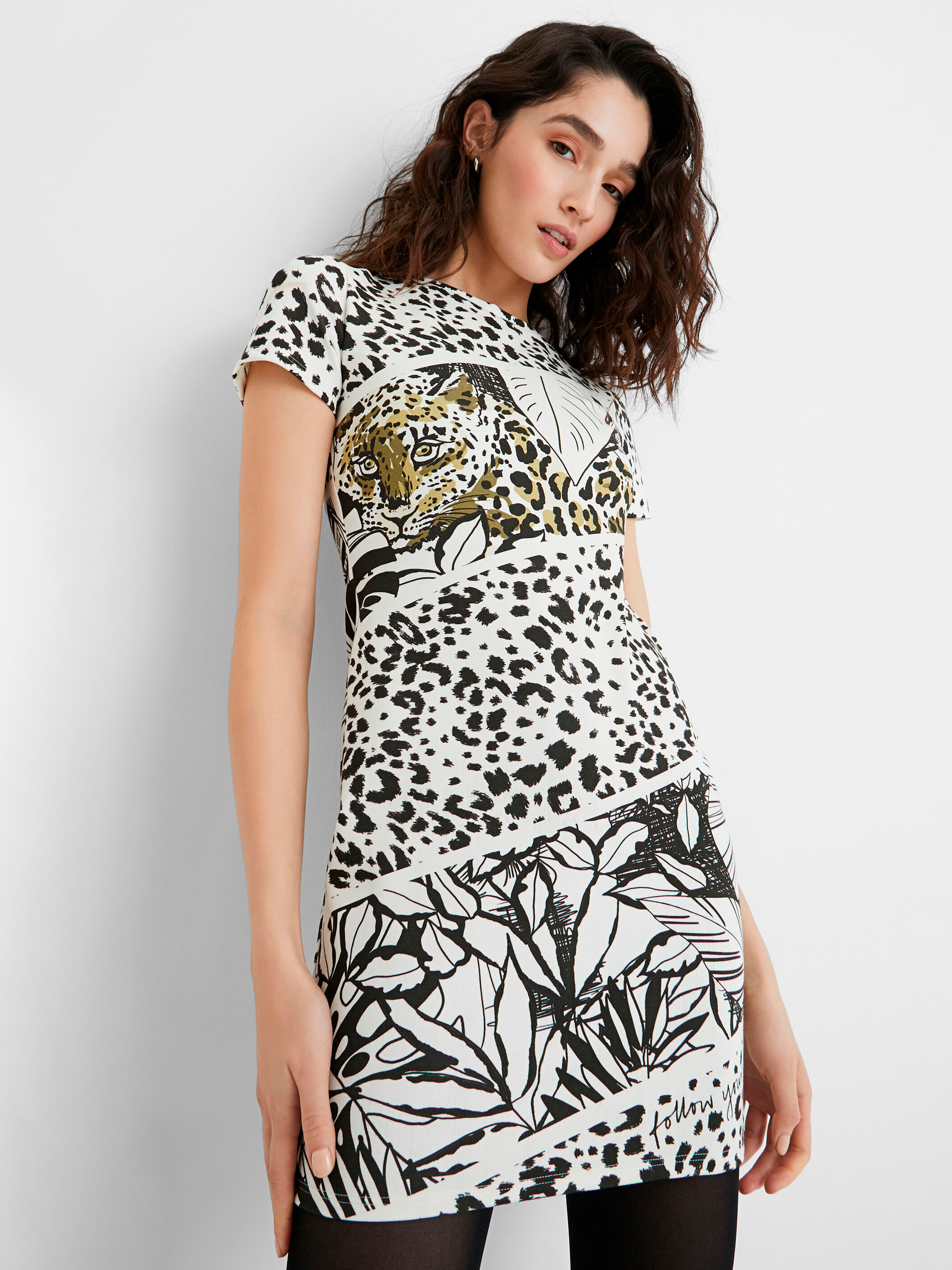 

Платье Desigual 21SWVK77-1001 XL