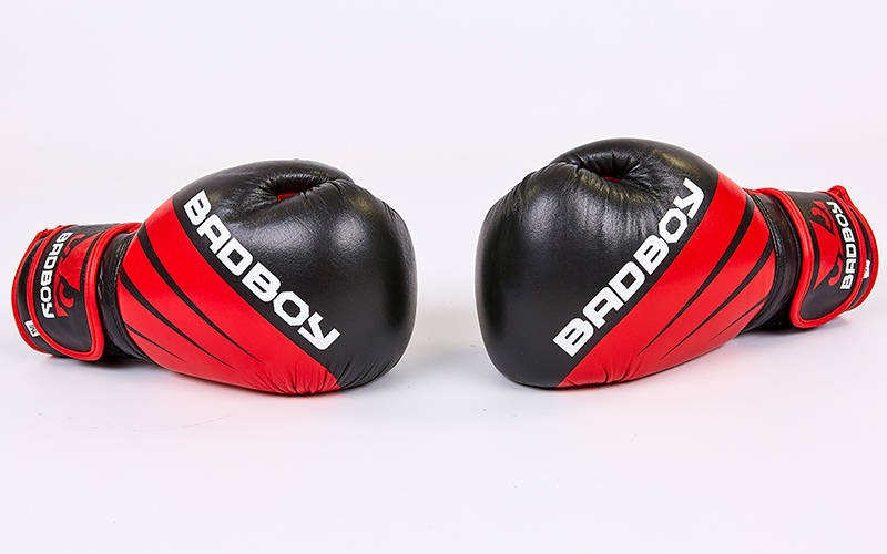 

Перчатки для бокса и единоборств Bad Boy MA-6738-R (12 унции)