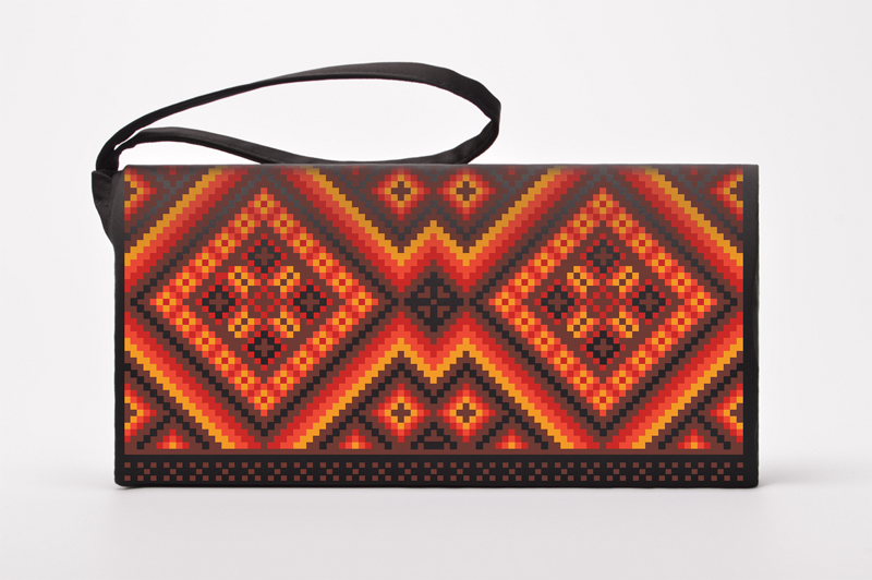 

Набір для вишивки бісером Барвиста Вишиванка заготовки пошитого клатча Вогняна (КЛ075кЧ1301k)