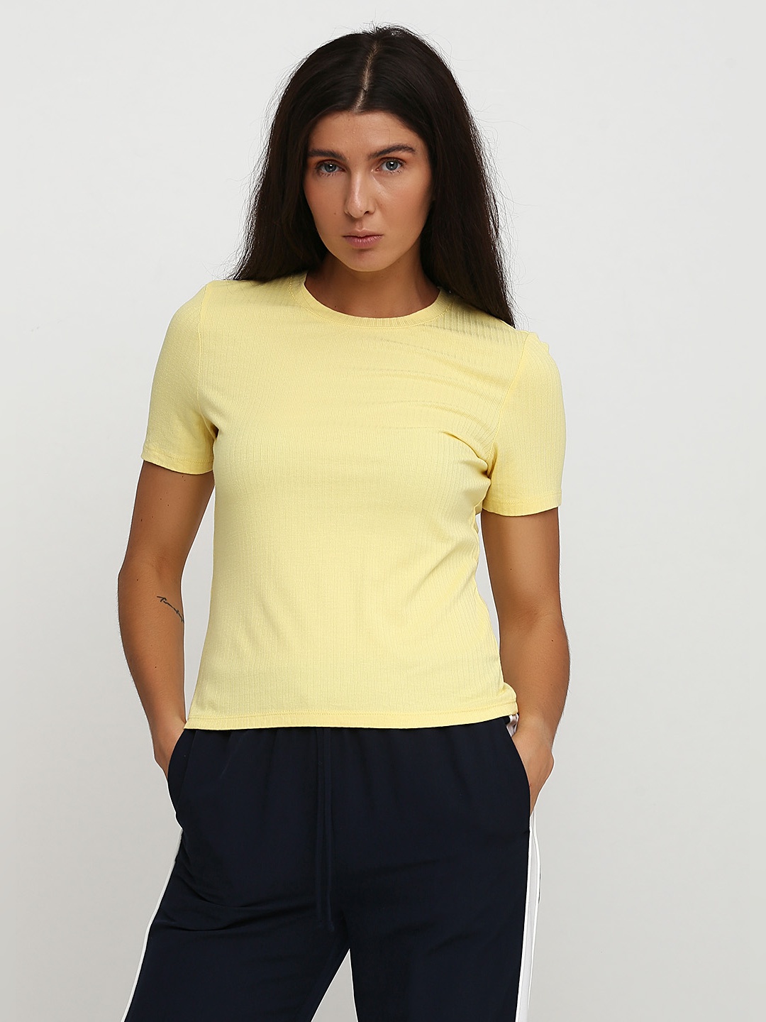 

Футболка Monki 0572333_01 XS Желтая