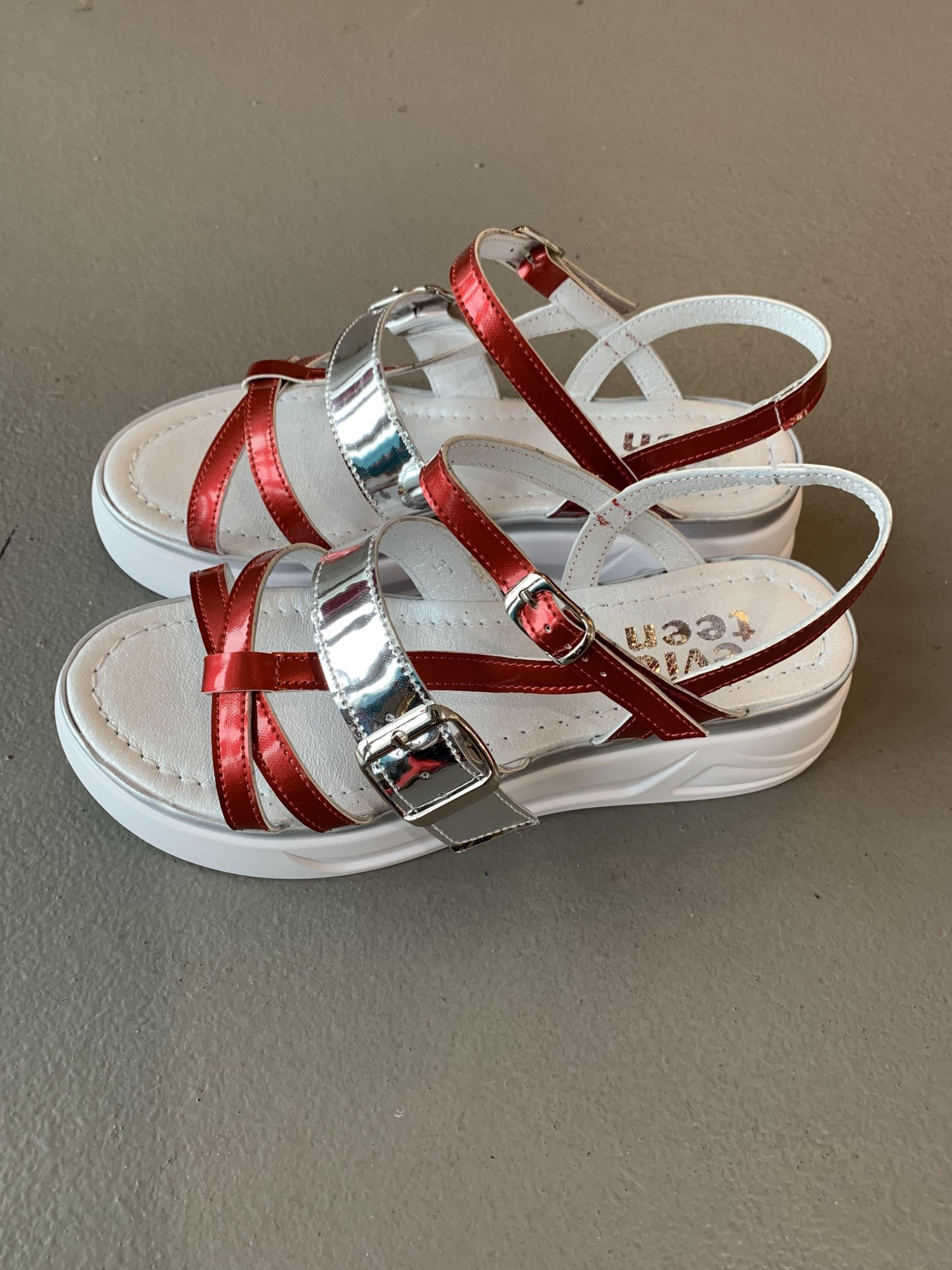 

Босоножки EVIE shoes E.28 Sandals 38 Серо-красные (189-22K 38)