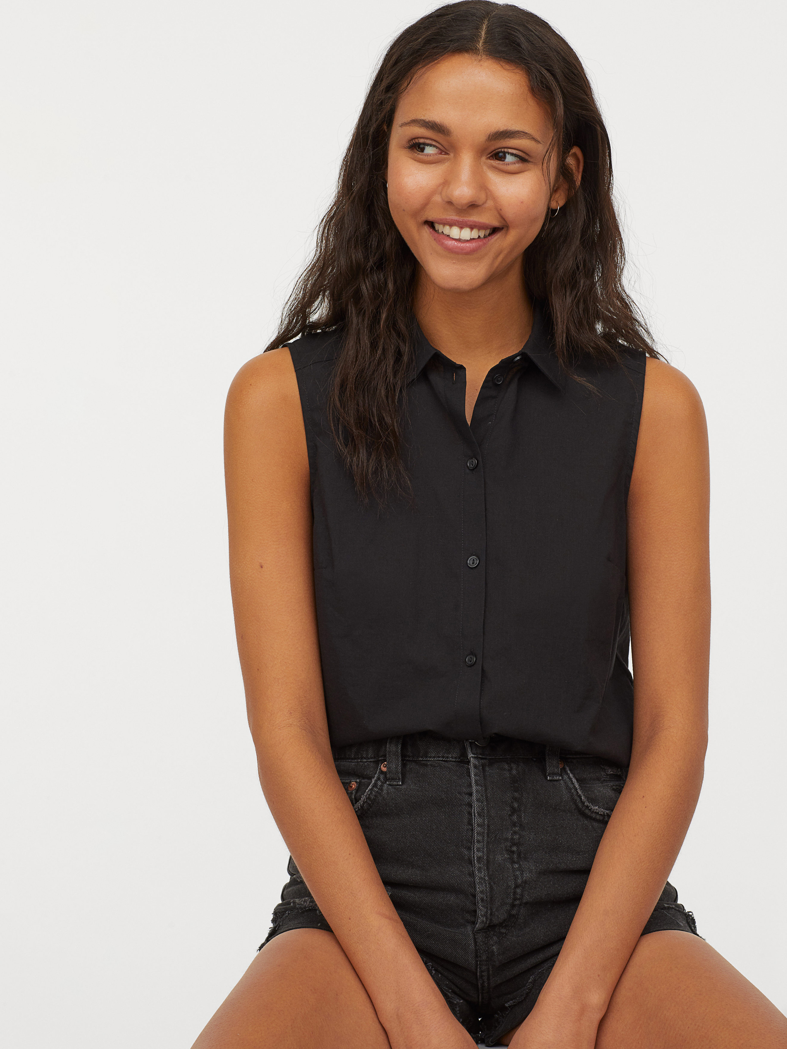 

Блузка H&M Divided 0857427-1  Черная, Блузка H&M Divided 0857427-1 40 Черная