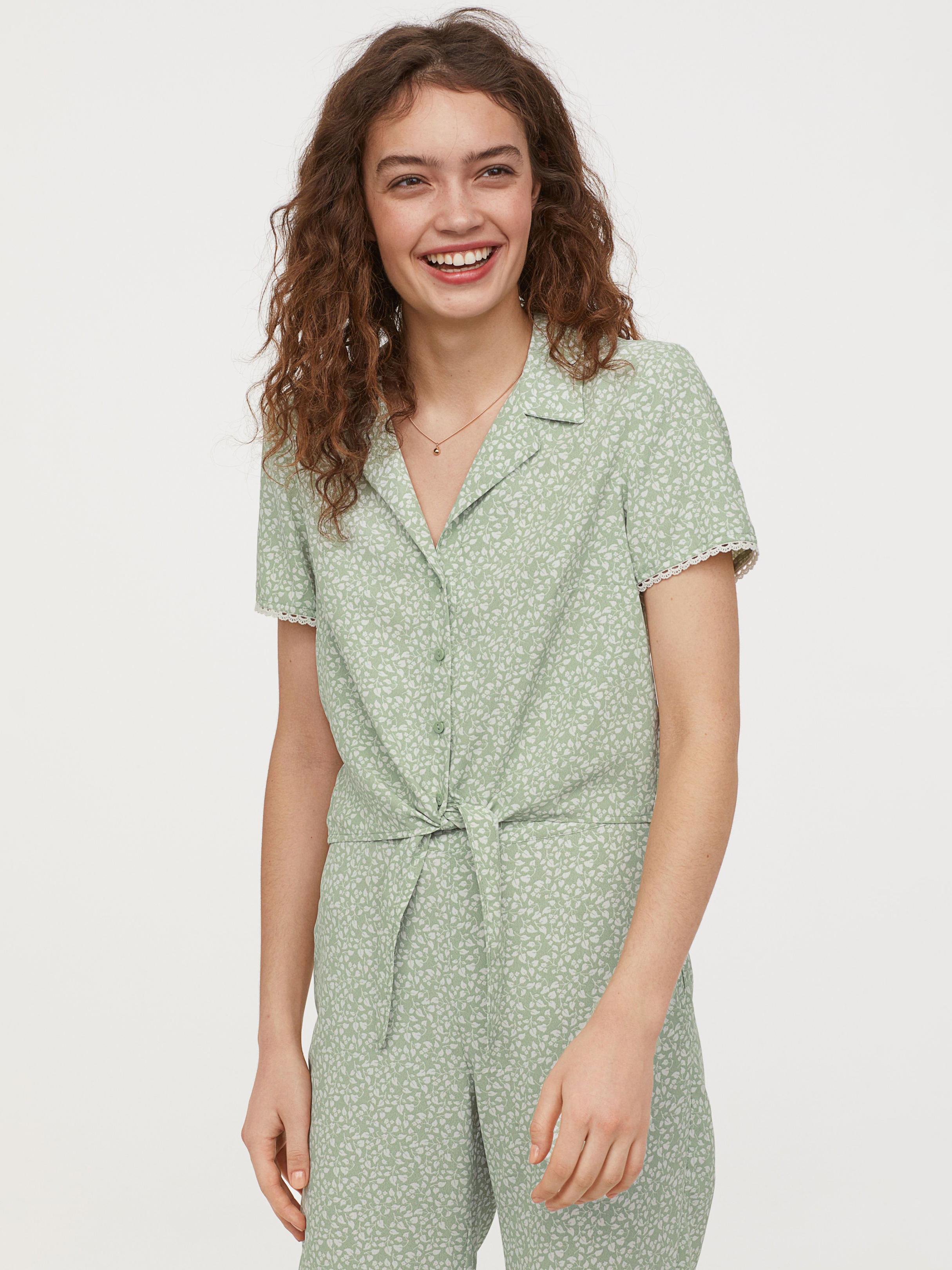 

Блузка H&M Divided 0745179-9  Салатовая, Блузка H&M Divided 0745179-9 36 Салатовая