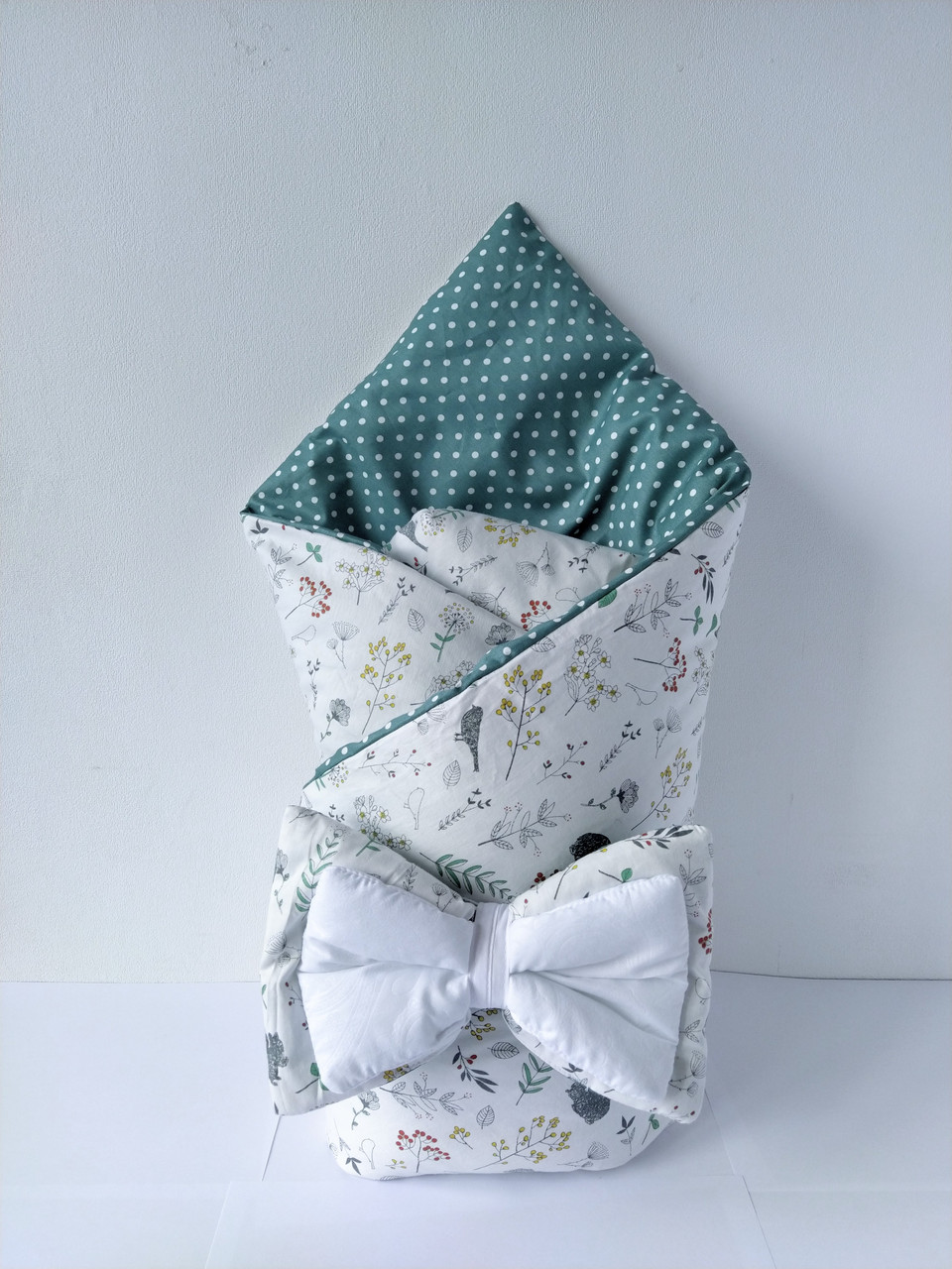 

Конверт на выписку, плед в коляску "Сатин" зайчики + горох 6-09/11