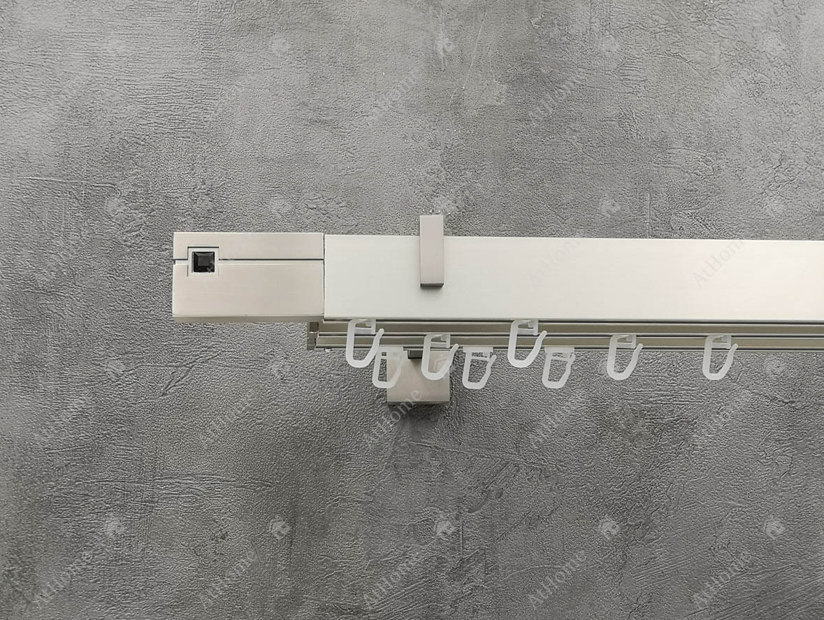 

Карниз Marcin Dekor Square line Q-ART с черным кристаллом 300 см тройной Сталь матовая (кронштейн 11-14-17 см)