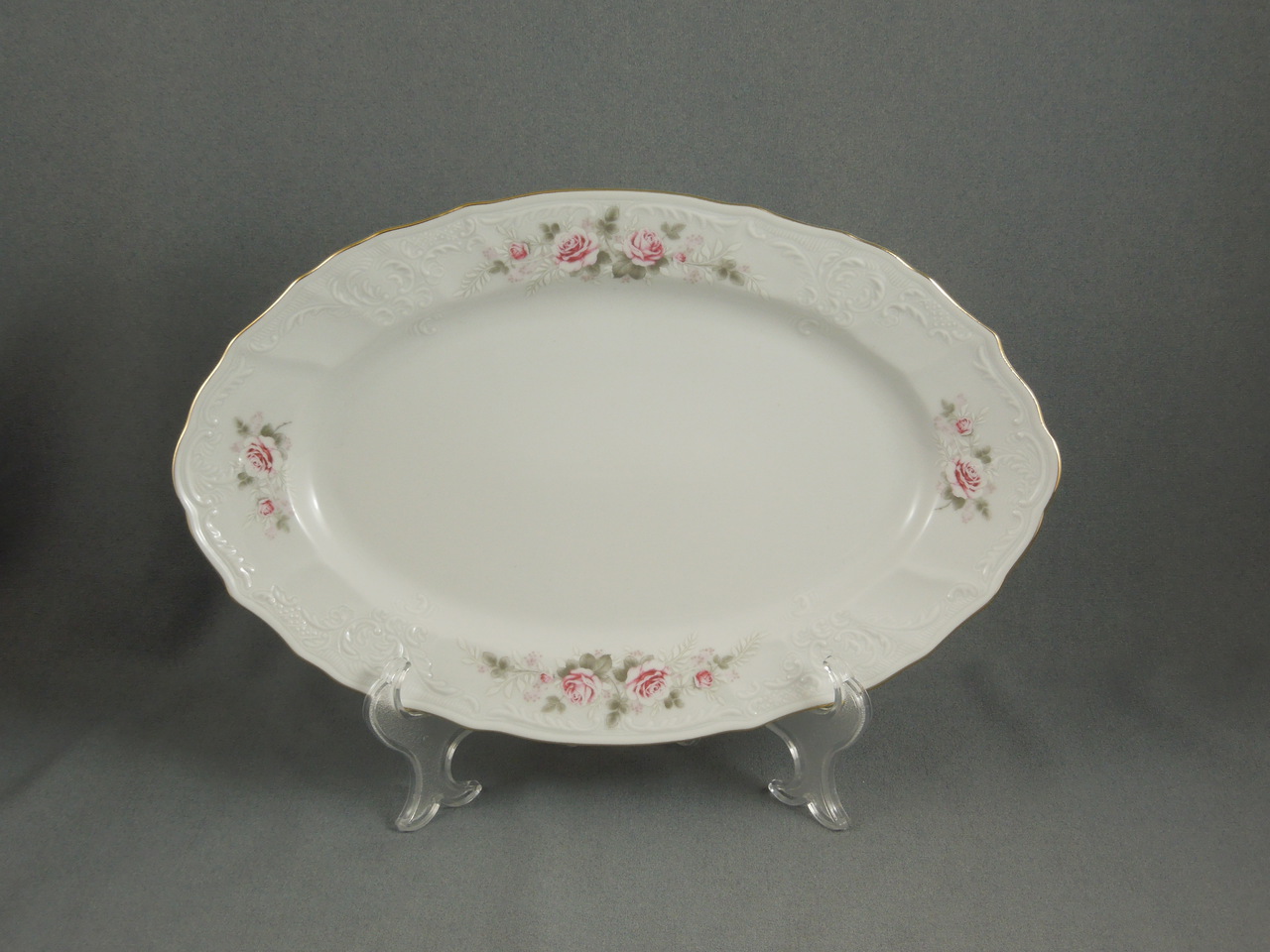 

Блюдо овальное Thun Bernadotte E5396011 36см