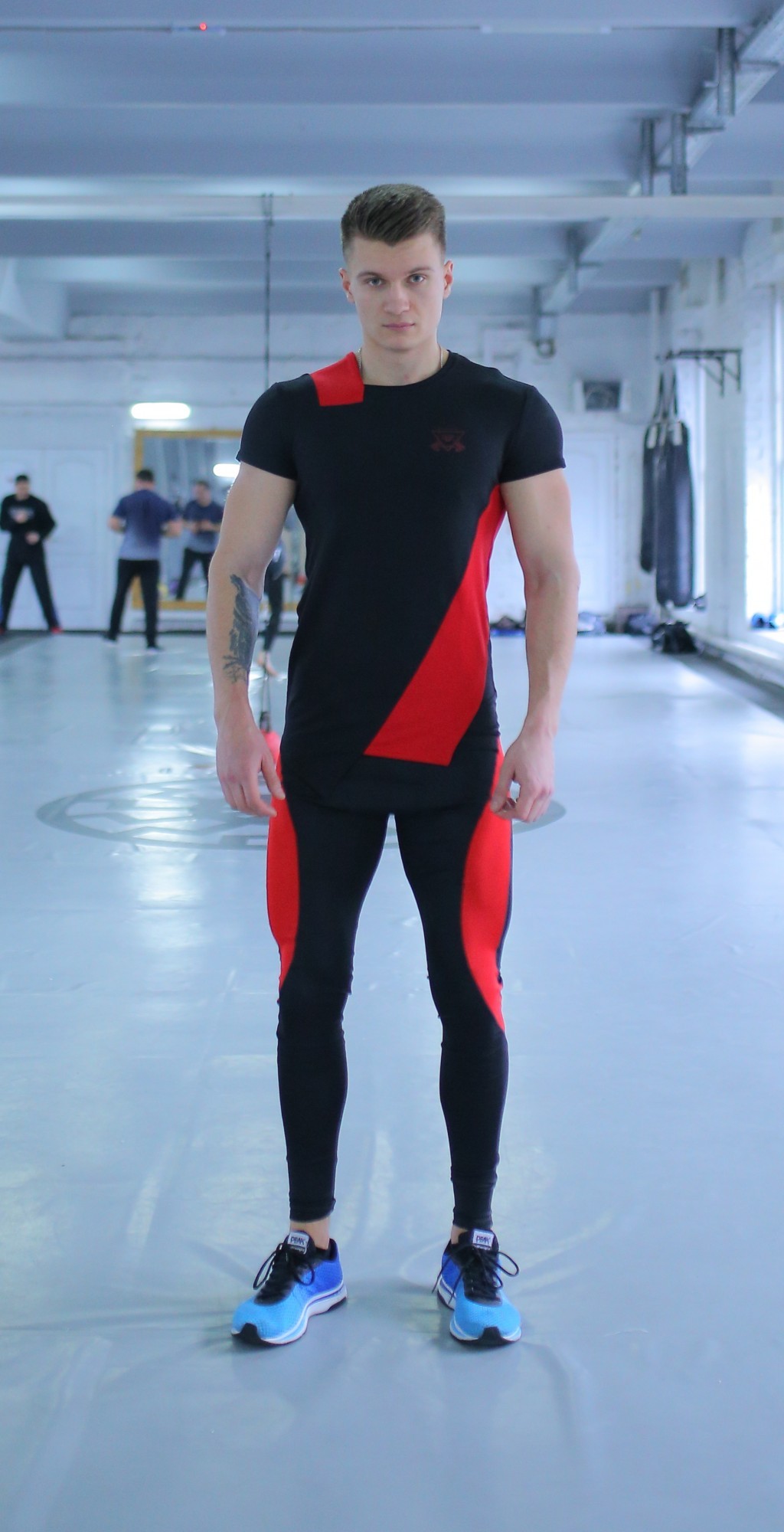 

Мужская спортивная футболка Grade r-black FitU L Черная 000150895