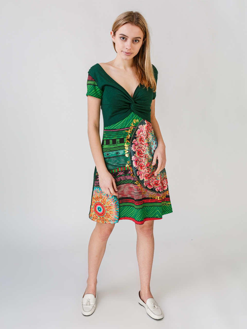 

Платье женское Desigual зеленое с аппликацией М