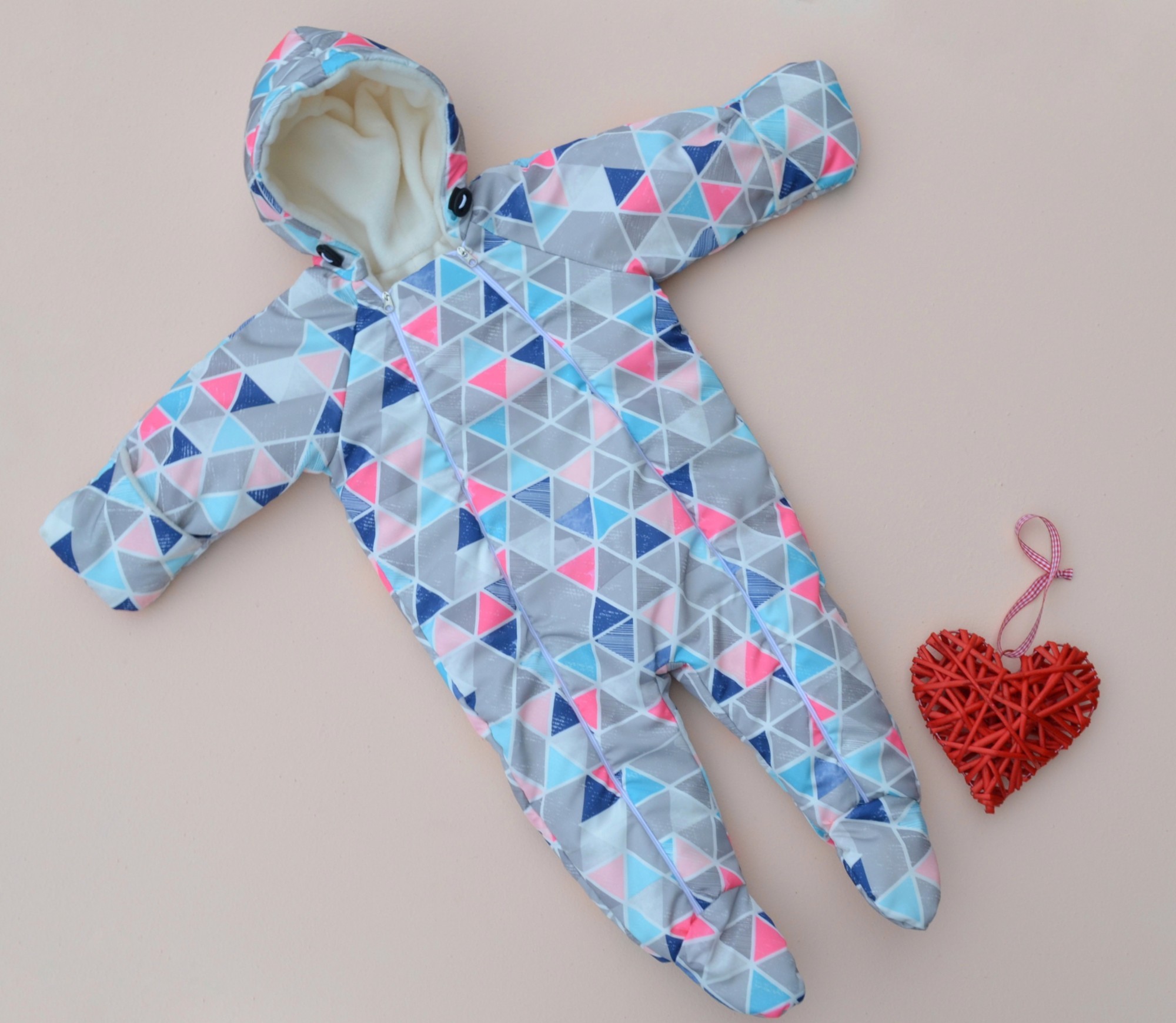 

Демисезонный комбинезон Baby Textile Треугольники 68-74 см Серый