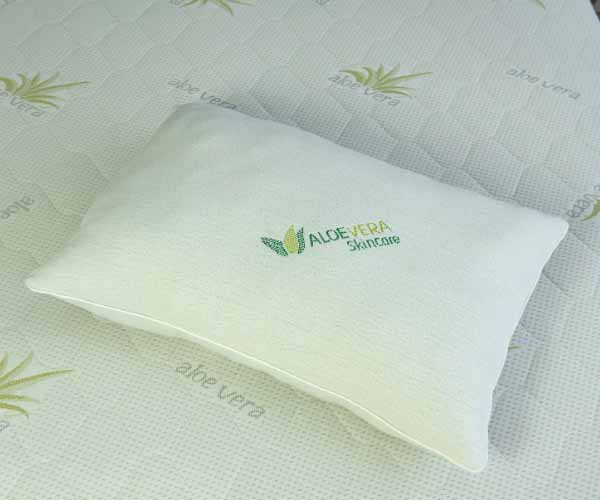 

Подушка Delight Алое Вера Skin Care 70х70 см