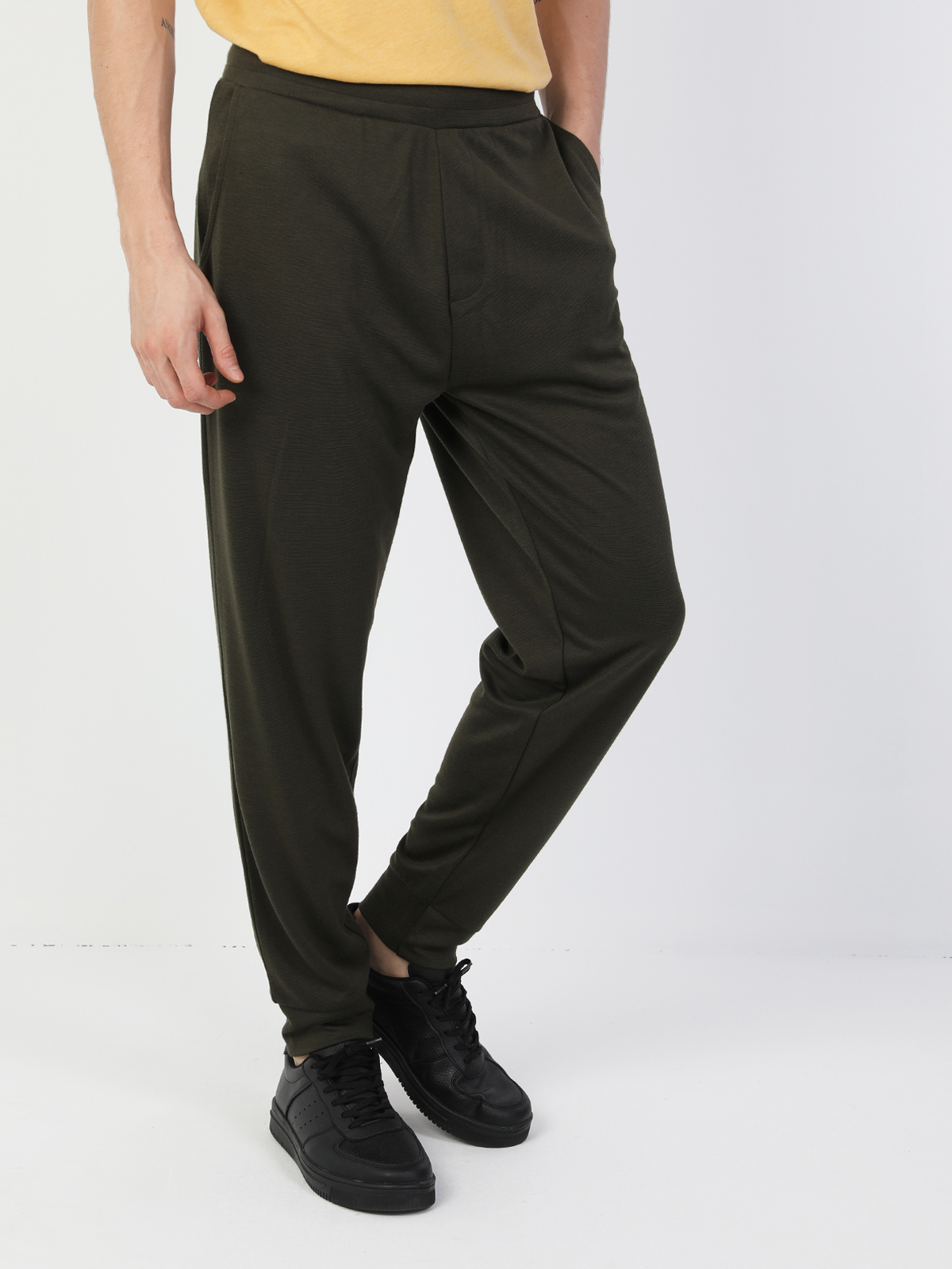 

Спортивные штаны Colin's CL1046996KHA S Khaki