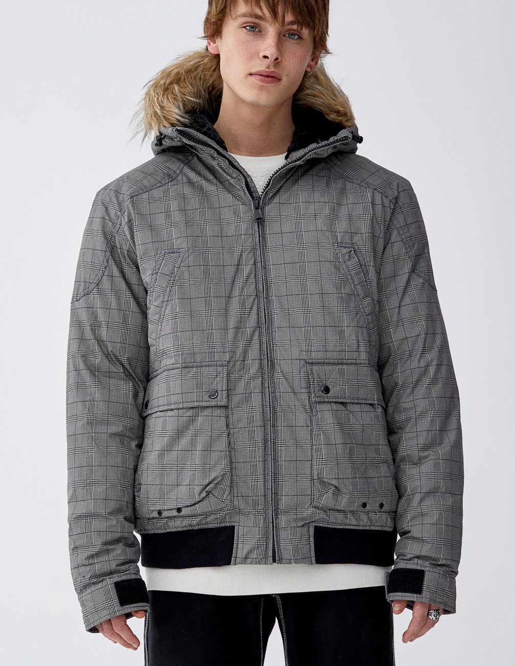 

Куртка PULL & BEAR М0105646 (9711/511/802) цвет серый XL