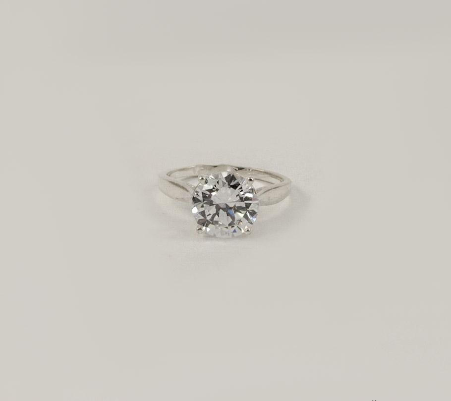 

Кольцо с круглым фианитом Maxi Silver 8121 SE, размер 18