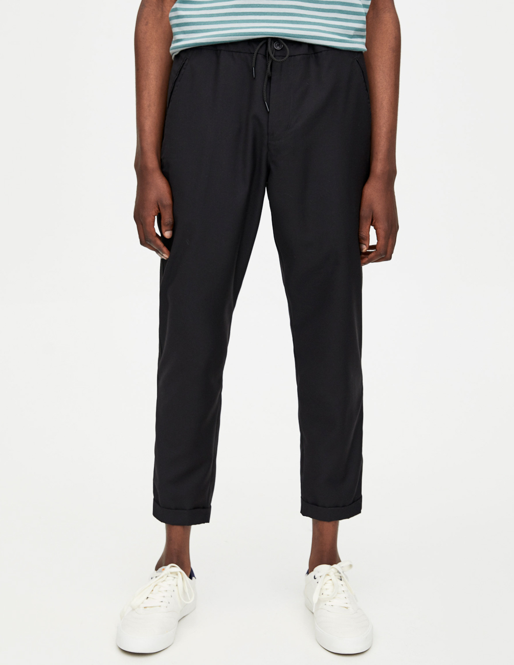 

Брюки PULL & BEAR М0107807 (9670/700/800) цвет черный 32