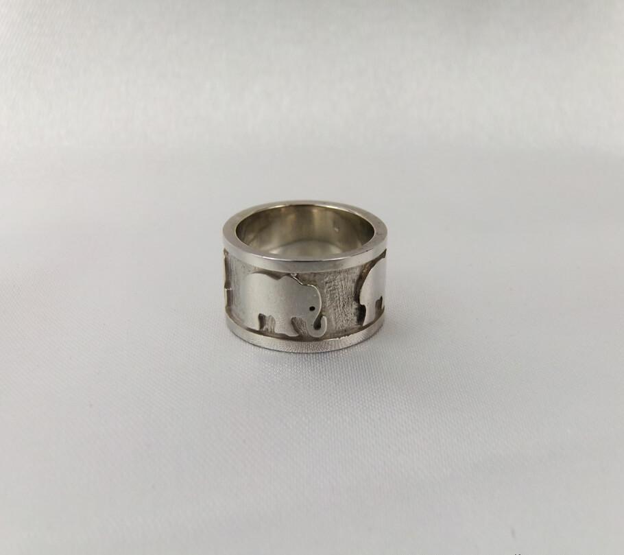 

Кольцо слон Maxi Silver 5258 SE, размер 20