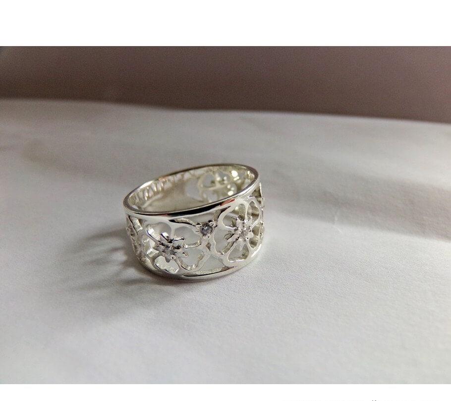 

Кольцо цветки с камнями Maxi Silver 2744 SE, размер 21.5